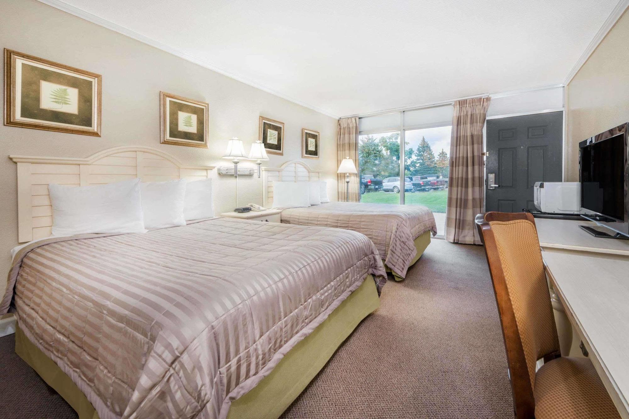 Howard Johnson By Wyndham Burlington Exterior foto